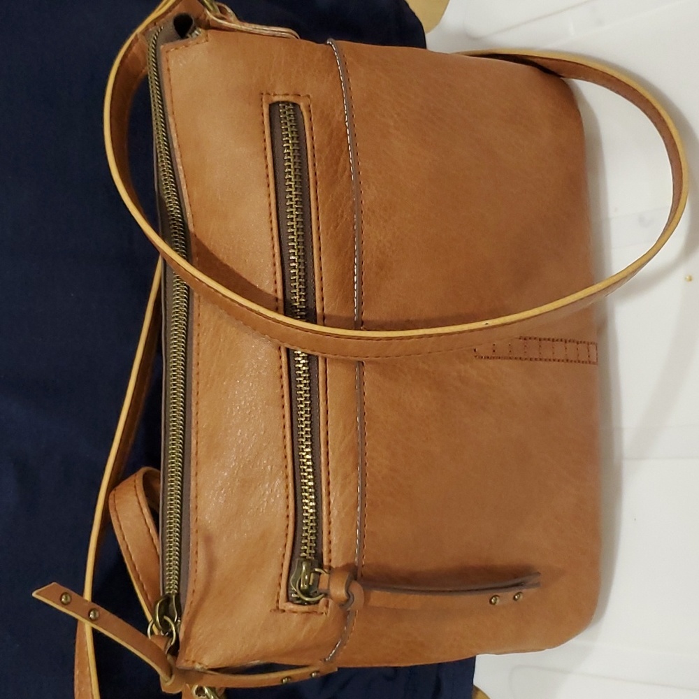 Time and Tru Women's Sadie Essential Crossbody Purse